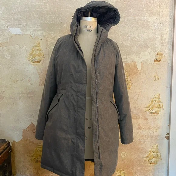 North Face “Arctic II Down Parka” Medium in “Graphite Gray” - Picture 2 of 12